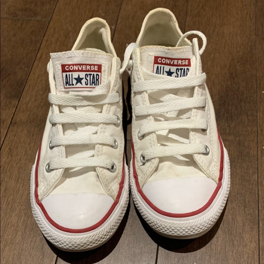 Converse Kids Low Top Sneakers in Off-White with Red and Navy Trim